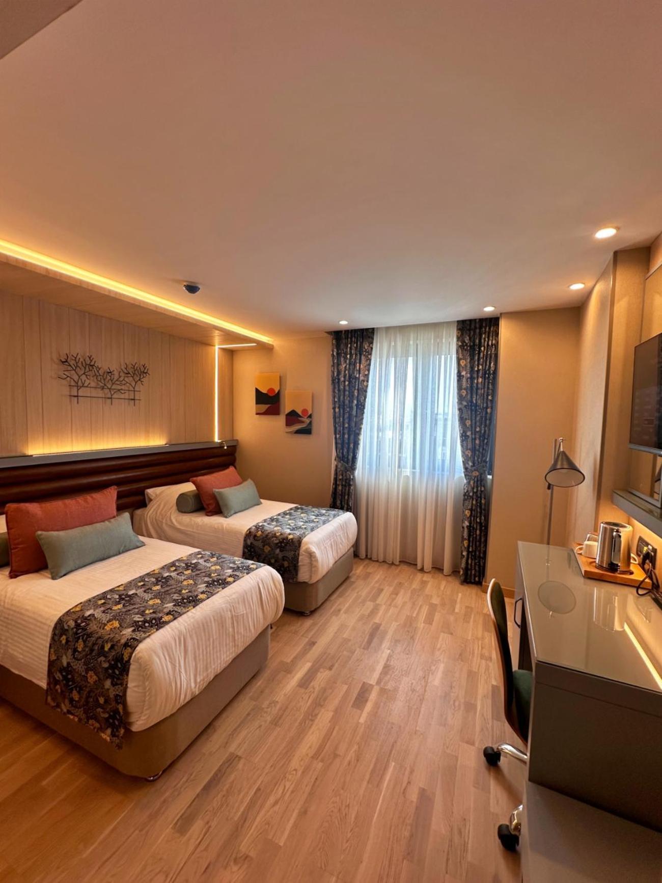 Sapphire Hotel